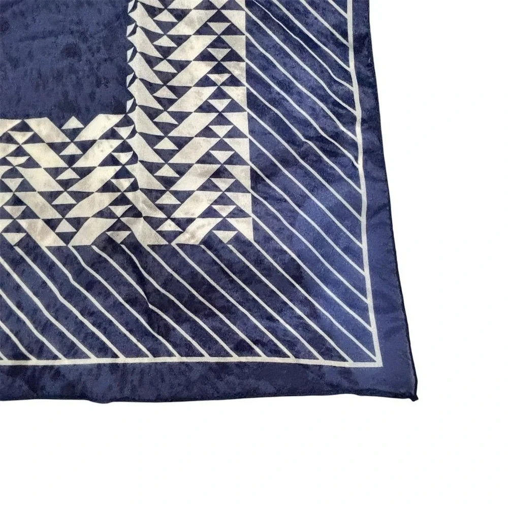 Pierre Cardin Women's Vintage Geometric Print‎ Scarf Blue